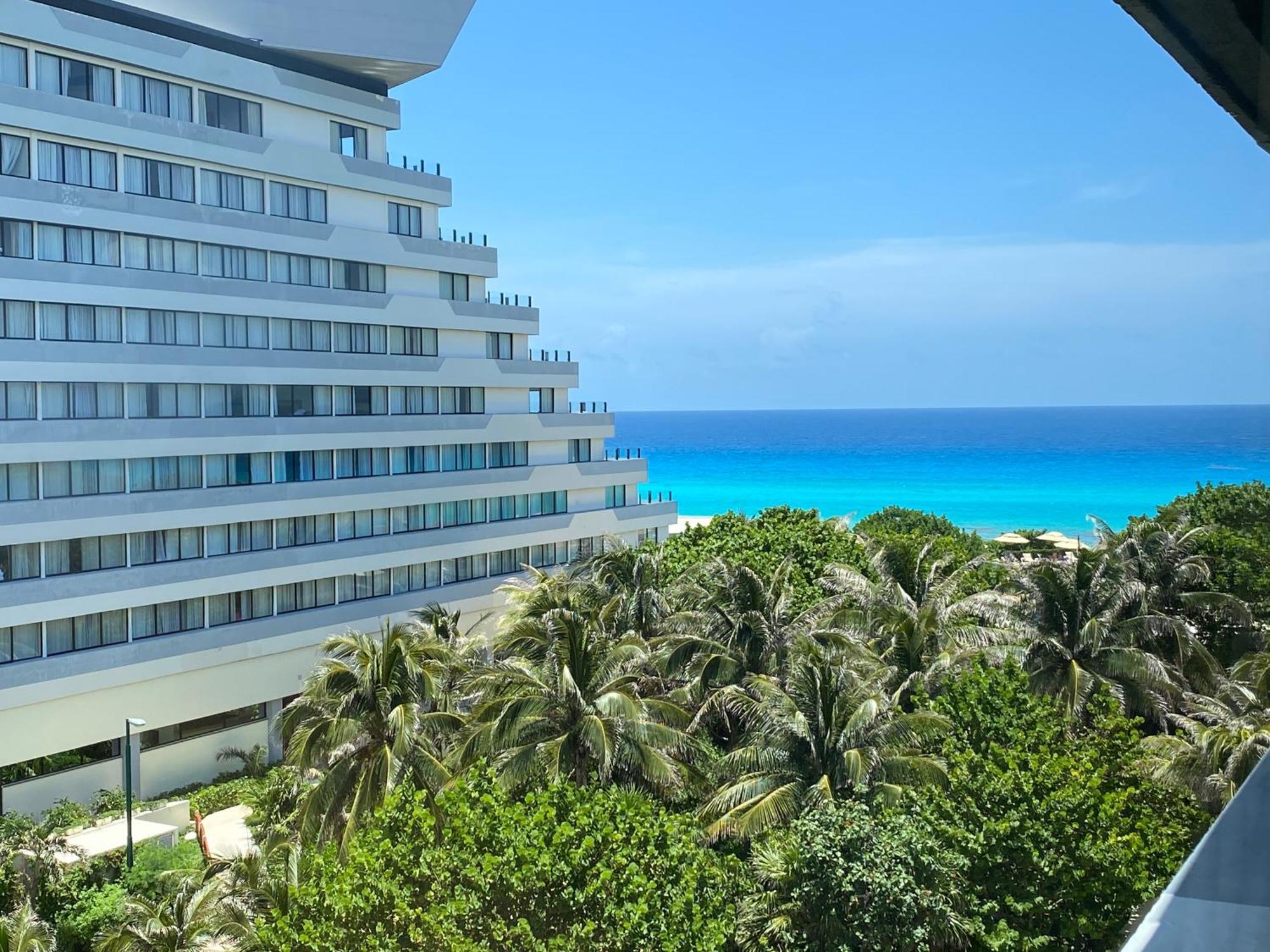 Condo In Ocean Front Resort Cancun Room photo