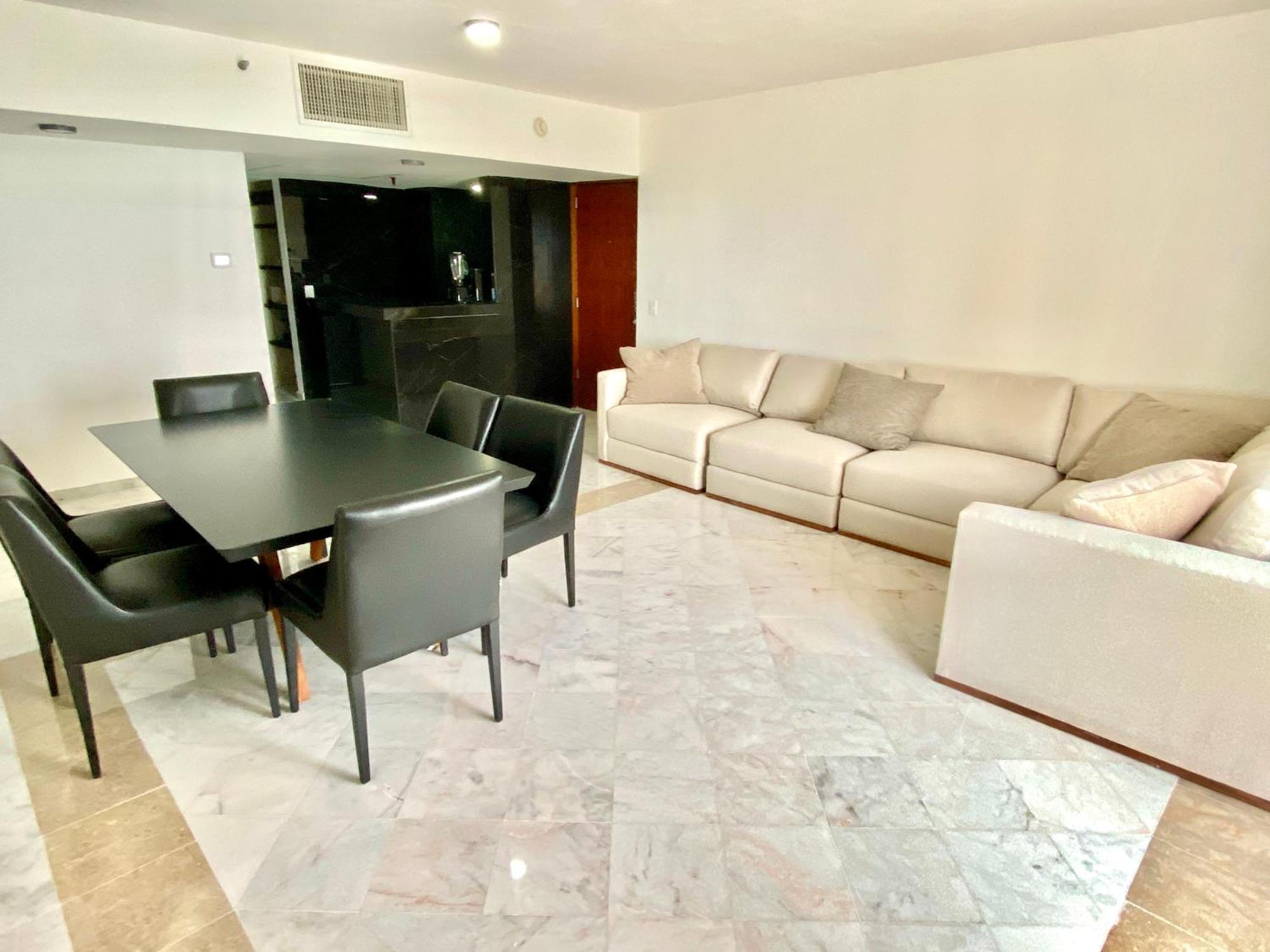 Condo In Ocean Front Resort Cancun Room photo