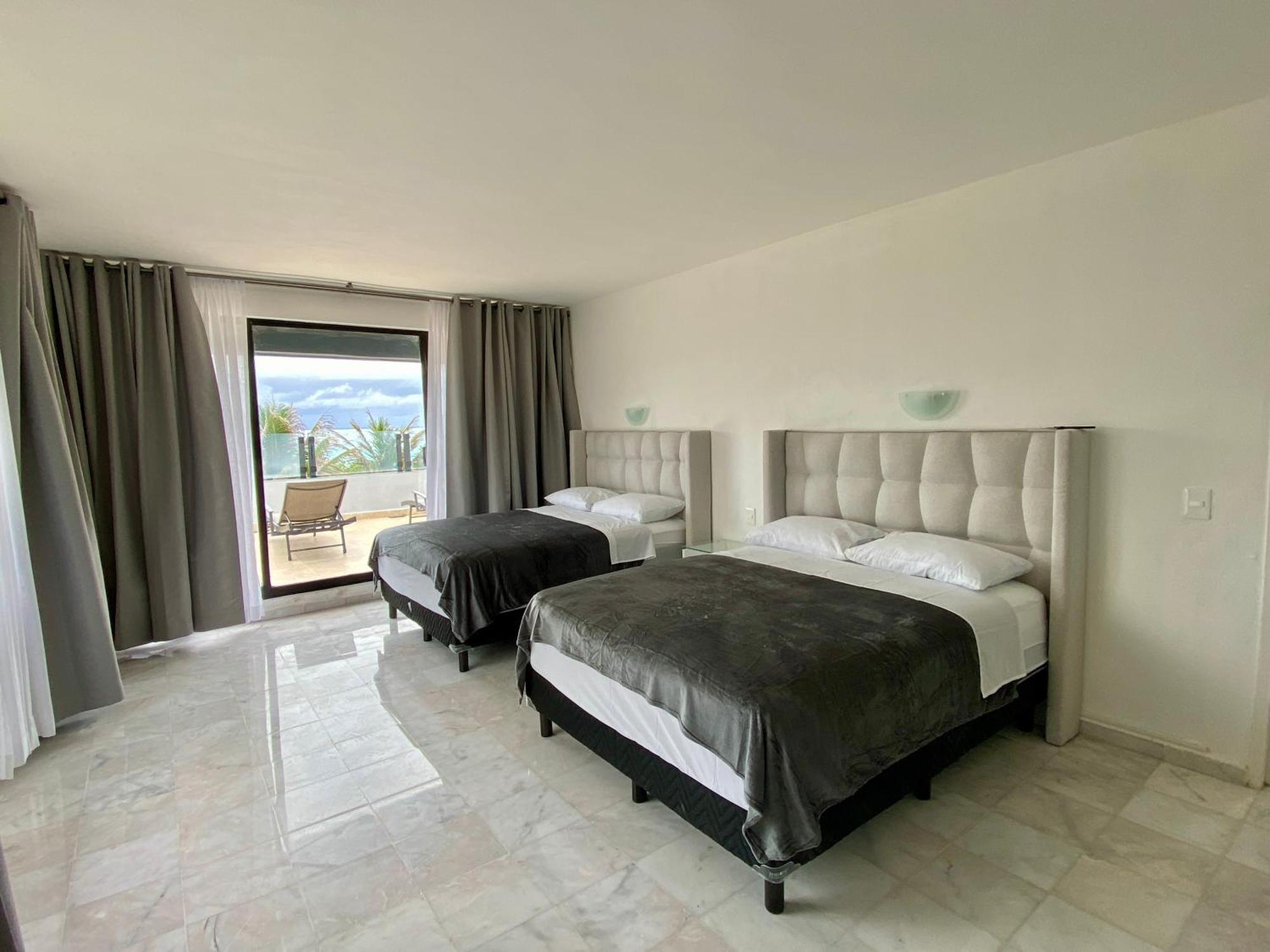 Condo In Ocean Front Resort Cancun Room photo
