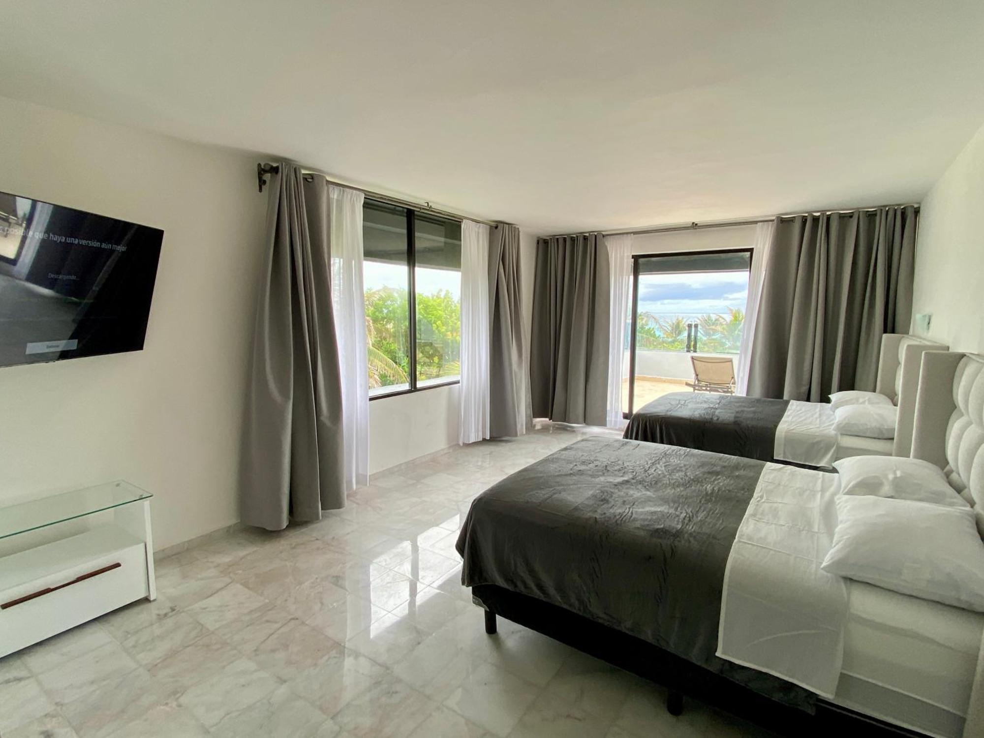 Condo In Ocean Front Resort Cancun Room photo
