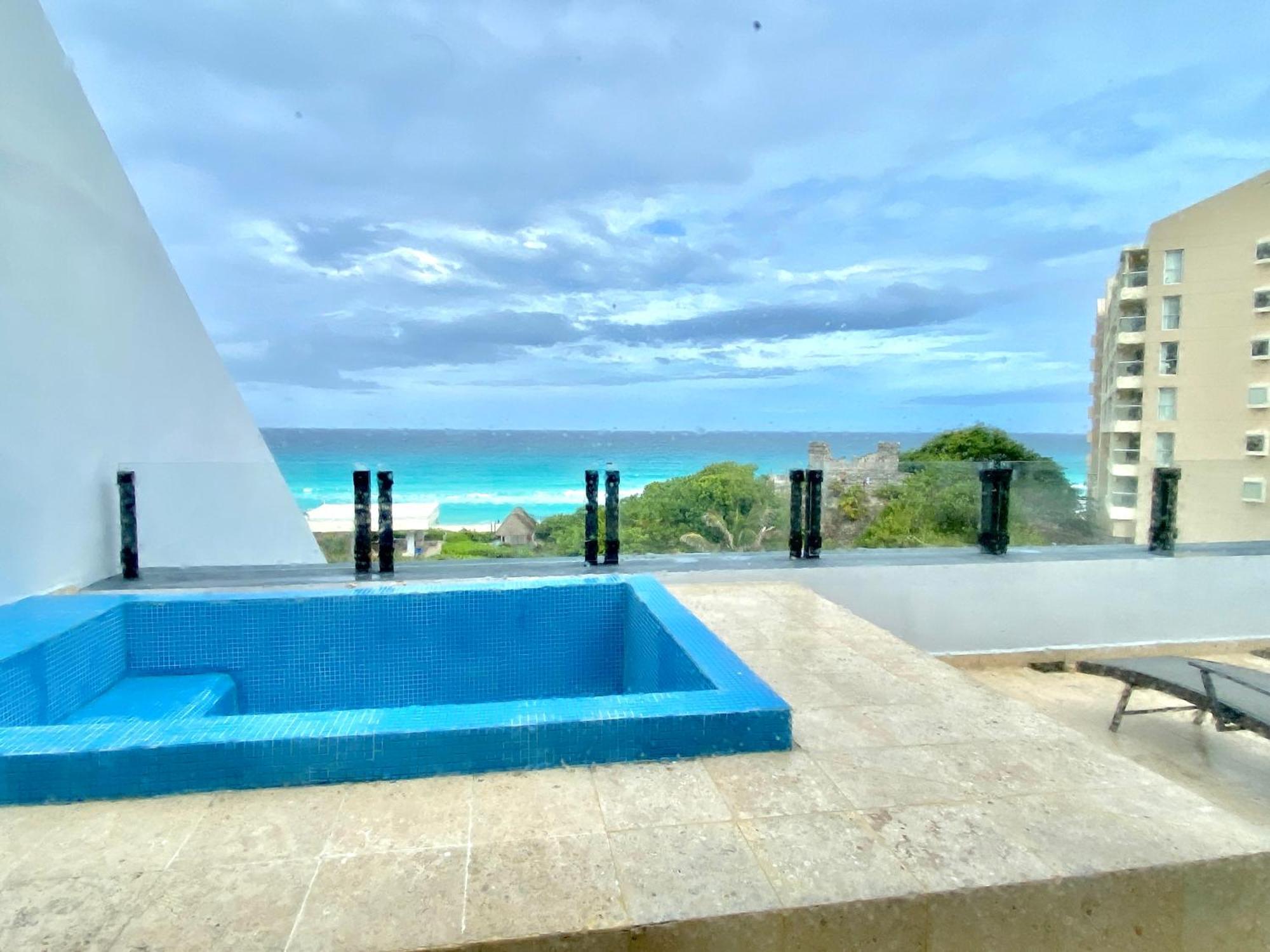 Condo In Ocean Front Resort Cancun Room photo