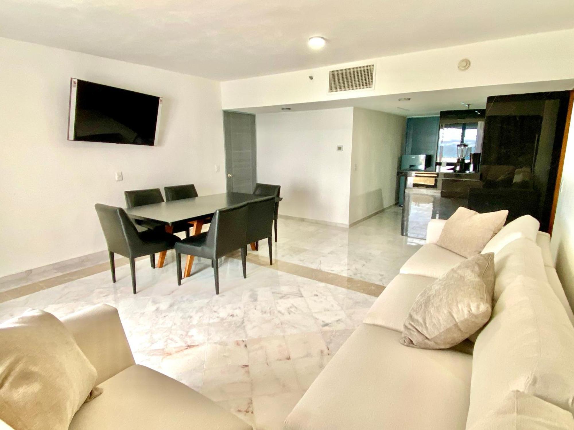 Condo In Ocean Front Resort Cancun Room photo