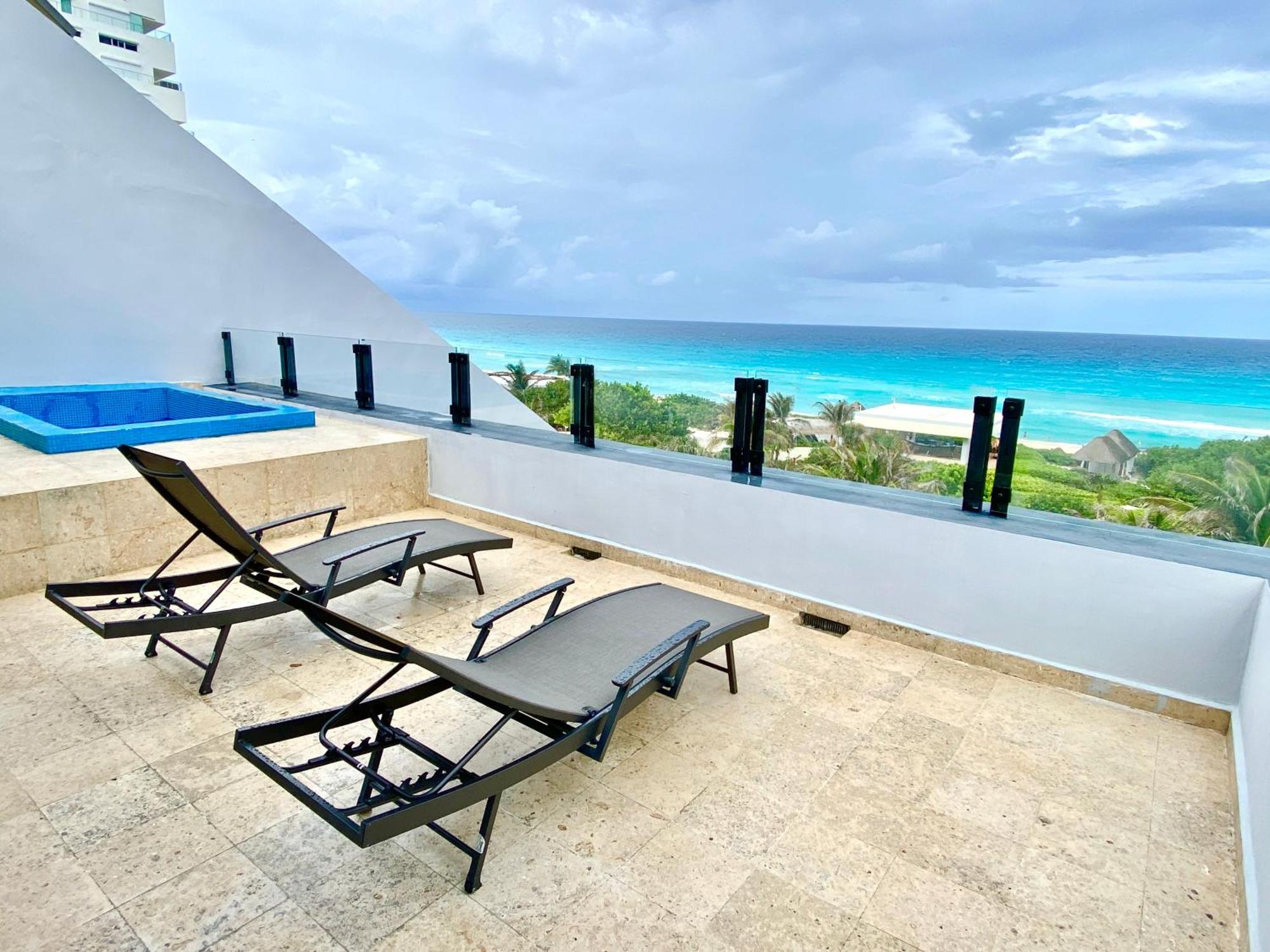 Condo In Ocean Front Resort Cancun Room photo