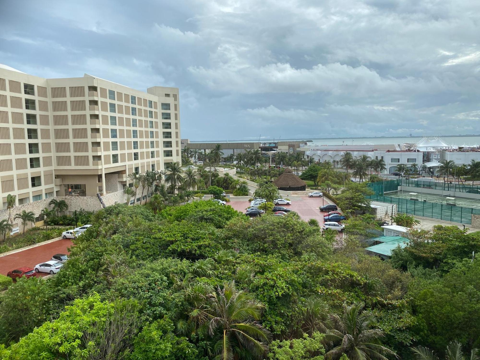 Condo In Ocean Front Resort Cancun Room photo