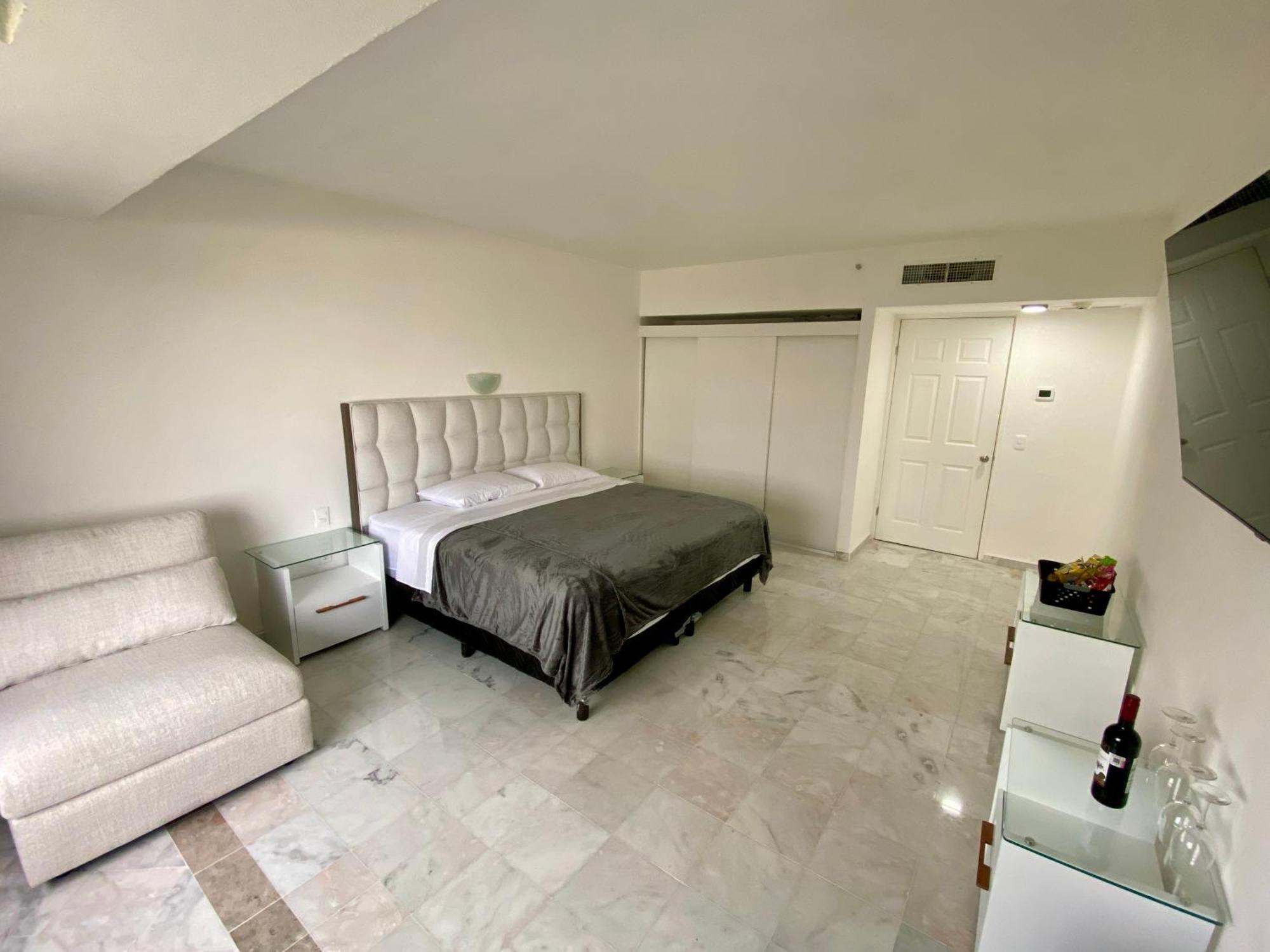 Condo In Ocean Front Resort Cancun Room photo
